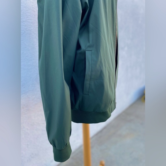 TAVASEN Outdoor Life Jacket, Size Large- Forest Green. With Pockets - Picture 7 of 9